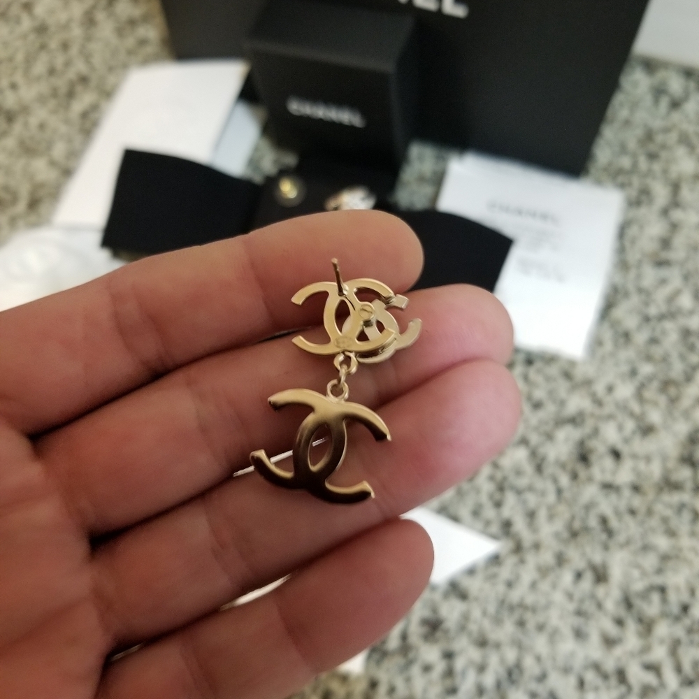 HOSTPICK!!!Chanel Metiers d’Art drop earrings - Picture 12 of 17